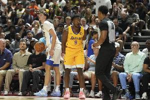 Skip：詹姆斯把布朗尼教育得素质很高 这也让他在场上缺了些霸气