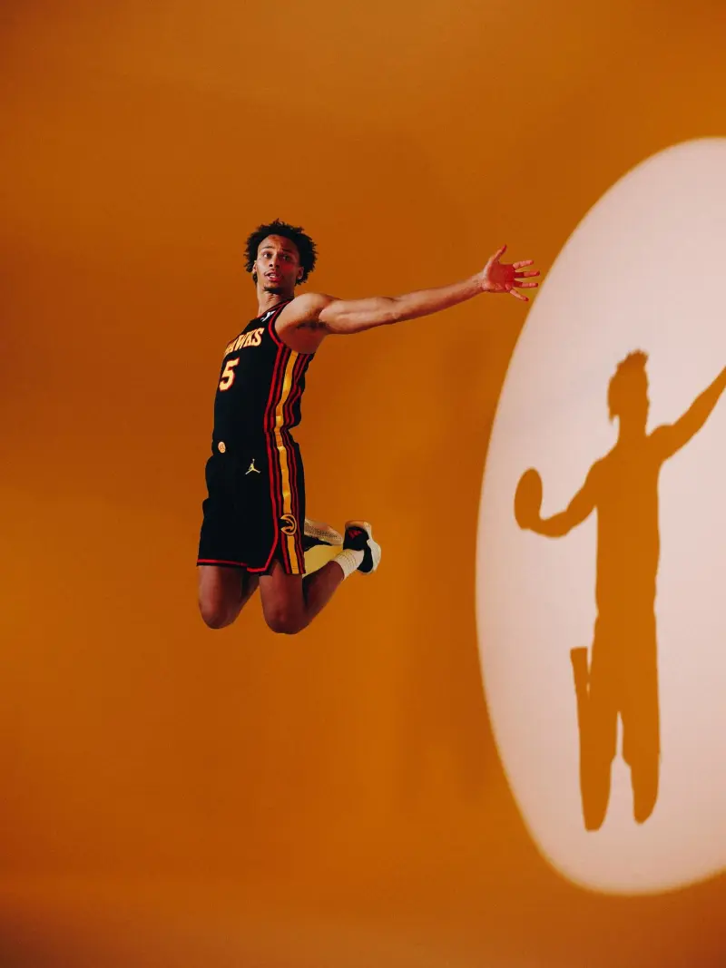 Kaiyun开云中国官网-进入第四年！老鹰官媒晒出戴森-丹尼尔斯写真系列照片