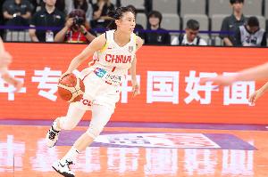 媒体人：老将们的作用暂时无人能替代 希望女篮尽早完成新老交替