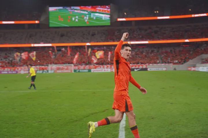 开云网页版中国官网-王钰栋破门！U22国足2比1拿下首胜，但这分数不解渴啊