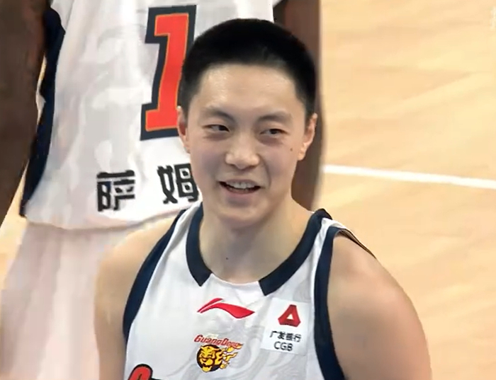 开云网页版中国官网-胡明轩做出1个重要的决定，球迷很开心！|广东队|广东男篮|山东男篮|青岛队|球票_新浪体育_新浪新闻